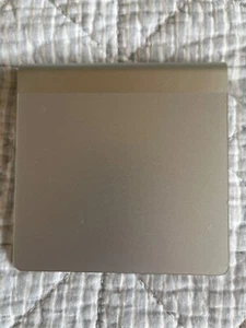 Apple Magic Trackpad Wireless Mousepad - Silver A1339 - Picture 1 of 2