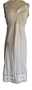 Vintage Wespentaille weiß Nylon Slip mit Spitzenbesatz Velrose, 38, verstellbarer Riemen - Bild 1 von 5