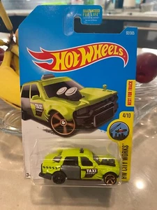 2017 Hot Wheels #92 HW City Works 4/10 TIME ATTAXI Green w/Black/Gold MC5 Spoke - Picture 1 of 1
