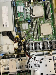 DELL PowerEdge R410 2x Xeon X5650 2,67GHz 64GB RAM PERC H700 4x3,5 LFF - Zdjęcie 1 z 9