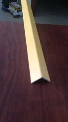 PROFILI IN PVC GIALLO ANGOLARE 25X25X2 DA MT.2,60 - Immagine 1 di 2