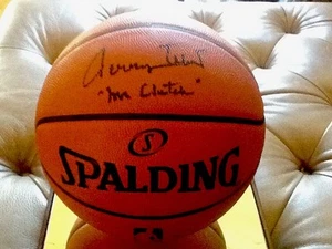 Jerry West FIRMADO Oficial NBA Baloncesto Lakers Mr Clutch Inscripción PSA CERTIFICADO DE AUTENTICIDAD - Imagen 1 de 4