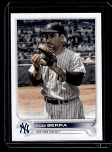2022 Topps Update Yogi Berra Legend Variation #US8 - Picture 1 of 2