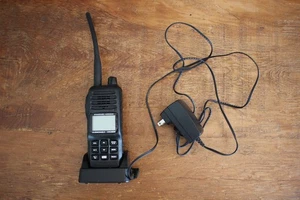 Standard Horizon HX280S ricetrasmettitore portatile radio sommergibile con base di ricarica - Foto 1 di 9