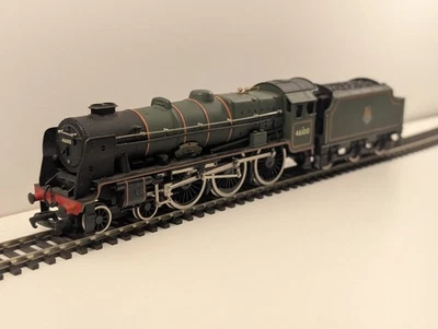 Mainline 37-057 OO Gauge BR Rebuilt Royal Scot Class 4-6-0 Locomotive No. 46100 - Image 1 of 4