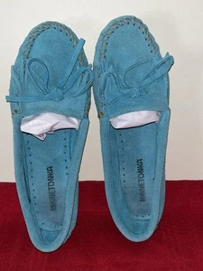 LADIES SIZE 6 TURQUOISE SEUDE FRINGED MINNETONKA MOCCASINS KILTY HARD SOLES EUC - Picture 1 of 10