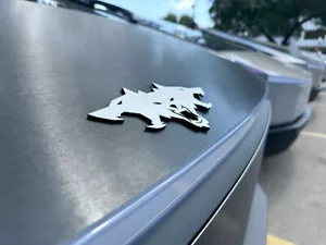 Silver metallic Cyberbeast 3D laser-cut 7.75" hood emblem badge Tesla Cybertruck - Bild 1 von 2