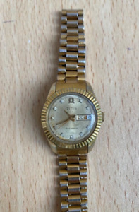 Vintage 1970s Women's Titus Automatic 17 Jewels Swiss Made Day/Date 24mm Watch