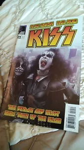 Dark Horse Magazine Book Comic Kiss #10 Joe Casey X- Men's Writer May 2003 - Imagen 1 de 3