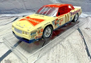 Monograma? Chevrolet NASCAR 1984 Darrell Waltrip #11 Budweiser Monte Carlo 1/24 - Imagen 1 de 24