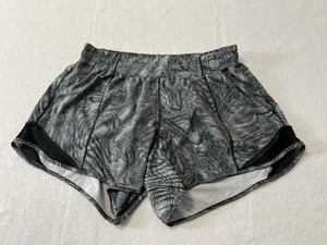 Lululemon Hotty Hot Low Rise Short 4" Icing Blue Multi Yoga Activewear Size 8 - Picture 1 of 7