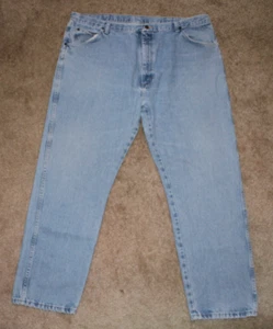 WRANGLER Blues Classic Fit Men's Denim Jeans Size 42 X 30 (WB902RI) Faded - Picture 1 of 7