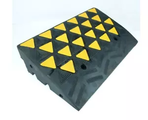 PROFI Gummi Boardsteinrampe Schwellenrampe Auffahrrampe 60 x 36 x 15 cm - 16 kg - Bild 1 von 7