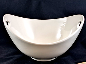 10 Strawberry Street Porcelain Large Whittier Curve Bowl w/ Cut Out Handle White