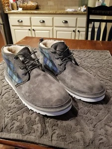 UGG Australia Neumel Men's Plaid Wool Lined Chukka Boots 18 grey lt.blue blu NEW - Picture 1 of 8
