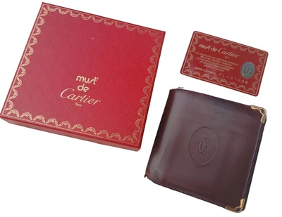AUTÉNTICA CARTERA CARTIER VINTAGE DE CUERO CUADRADA EN RELIEVE PLEGABLE PARA RESTAURACIÓN  Foto 1 de 4