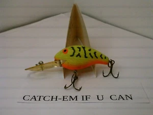 Rebel Deep Dive Wee R crawfish CHARTREUSE  3 INCH   VINTAGE- CATCH-EM IF -U- CAN - Picture 1 of 3