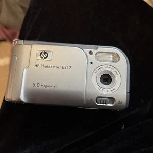 Hp Photosmart E317 Camera And Case Untested - Picture 1 of 4