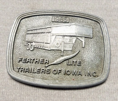 Fivela de cinto vintage prata 1985 feather leve trailers de Iowa agricultura ocidental - Imagem 1 de 4