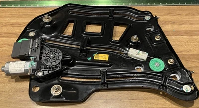 03-09 AUDI A4 Convertible Ventana Regulador Motor Izquierdo Trasero Cabrio OEM 8H0839397 Foto 1 de 4