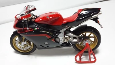 MV Agusta F4 1000 Tamburini.  Minichamps 1/12. NEW - Image 1 of 4