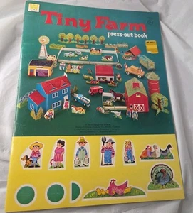 Vintage Tiny Press Out Punch Out Farm Book Whitman Paper Doll Toy Model-1969 USA - Picture 1 of 10
