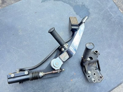 Cabezal de pala de deslizamiento ancho controles de pie FXWG de Harley Davidson temprana Foto 1 de 4