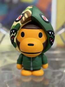 2016 Medicom VCD Shark Hoodie Baby Milo x Bape - Rare GREEN - Picture 1 of 8