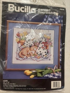 Bucilla gestempelt Kreuzstich #40638 "Chums", Dalmatiner Welpen & Kätzchen - NEU - Bild 1 von 4