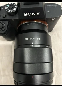 Sony FE SEL2470Z 24-70mm f/4 OSS ZA Vario-Tessar T* Zeiss Zoom Lens - Mint Minus - Picture 1 of 3