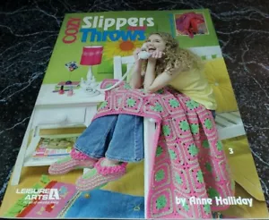 BF11 LEISURE ARTS 2005, COZY SLIPPERS AND THROWS - 10 CROCHETED PROJECTS - Picture 1 of 5