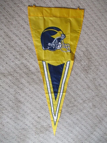 University of Michigan Wolverines Outdoor Pennant Flag Nylon * Cover