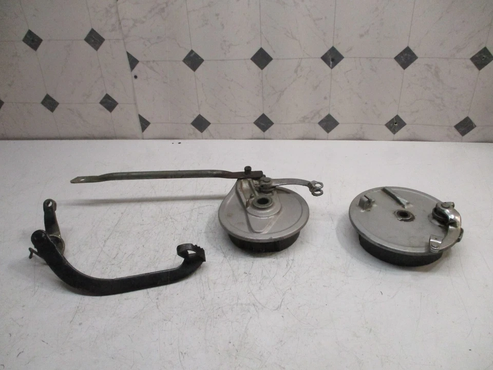 Honda XL350 XL 350 1978 78 Placas de freno delanteras traseras Tensor de pedal de freno trasero. Foto 1 de 4