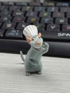 Ratatouille Remy Flocking Cartoon Mini Figure Toy Chef Hat Mouse Decor Gift - Picture 1 of 3