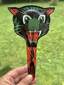Vintage Halloween Black Cat Tin Litho Noise Maker Clapper US Metal Toy Co. USA - Picture 1 of 14