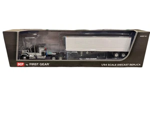 DCP Black GMC General 60" Flat Top Sleeper & 40' Reefer Trailer 1/64 60-1923 - Picture 1 of 1