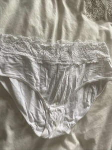 white knickers - Picture 1 of 3