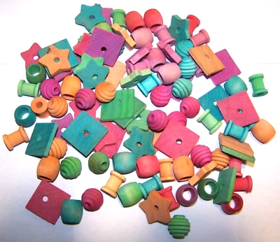 HERMAN1957 100 BIRD TOY PARTS ASSORTMENT SM SMALL BIRDS / PARROTS ASSORTED COLORED WOOD