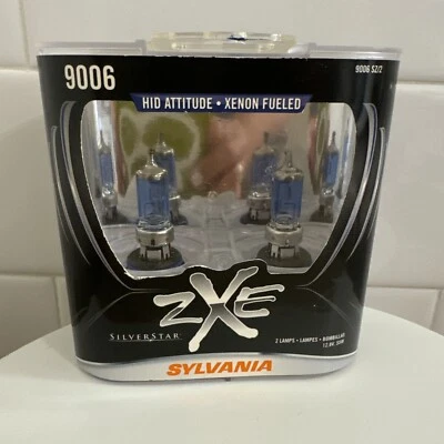 Bombilla halógena de alto rendimiento SYLVANIA SilverStar zXe, (paquete de 2) - 9 Foto 1 de 4