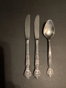 Versailles MSI Japan Stainless Flatware 2- Dinner Knives & 1- Place spoon - Picture 1 of 10
