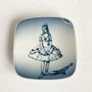 Mini plato de porcelana vintage B&G Copenhagen Tivoli Gardens Dinamarca bailarina - Imagen 1 de 4