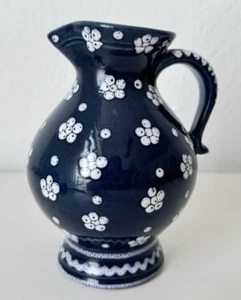 Gmundner Keramik Dirndl blau Vase Blumenvase 15,5 cm GK2515 (2506DE9) 09/25 - Bild 1 von 5