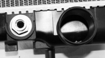 NUEVO MONTAJE RADIADOR COMPATIBLE CON MITSUBISHI RAIDER 3.7L 2006-2008 55056506AD MI3010212 Foto 1 de 2