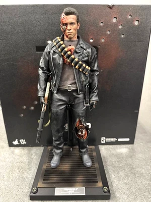 Hot Toys DX13 Terminator 2 T-800 Battle Damaged ver. 1/6 Figure Limited - Image 1 of 4