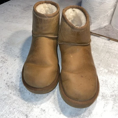 Ugg Mini classic  Boots - Image 1 of 4