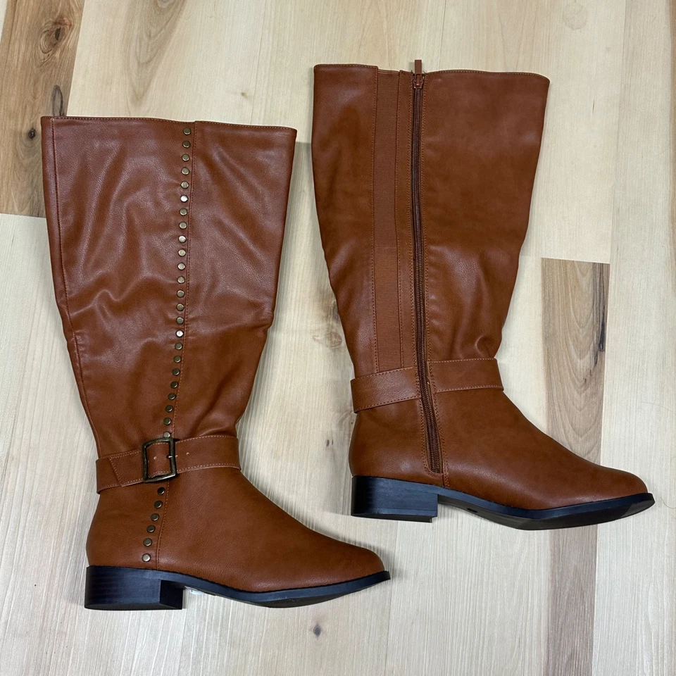 Botas para mujer talla 8 W marrón hasta la rodilla hebilla tachonada cremallera cuero sintético  Foto 1 de 4