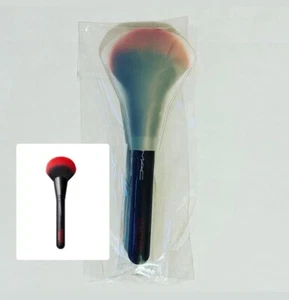 MAC Stranger Things Powder Face Brush - Picture 1 of 5