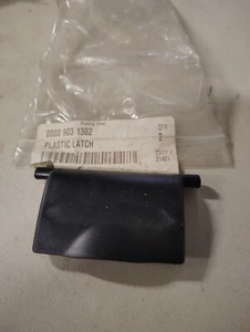 stihl latch 0000 903 1302 - Picture 1 of 2