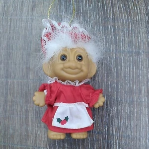 Muñeca Russ 5" Troll Mrs Claus Navidad Cabello Blanco Juguete Fiestas Delantal Acebo Rojo - Imagen 1 de 4