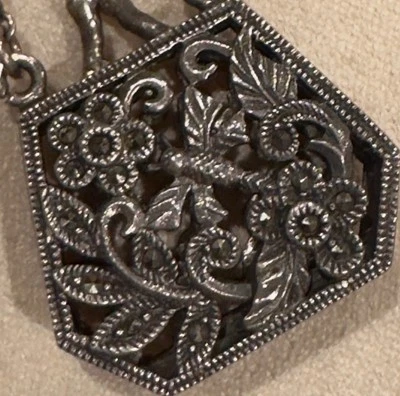 Collar Medallón Cartera Floral Marcasita Vintage - 30′′ Cadena Perfume Soporte Colgante Foto 1 de 4